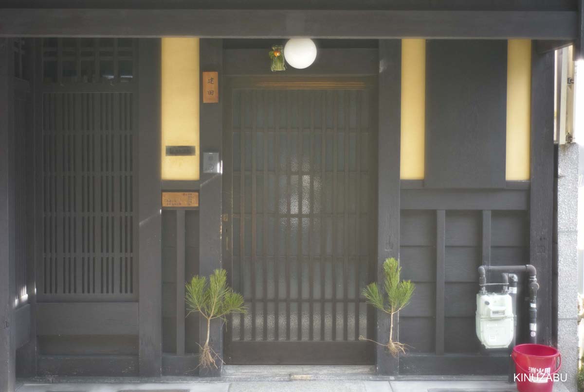 京都の正月の玄関飾り